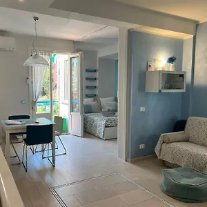 https://azzurromare-monterosso-al-mare.hotelitalianriviera.com
