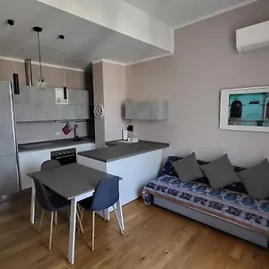https://central-and-cosy-apartament.emilia-romagnahotels.net