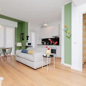 https://delizioso-appartamento-a-c-netflix-e-balcone.it-lombardy.com